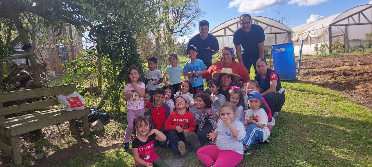 Crianças do Ceim João José Theodoro da Costa Netto visitam Horto Municipal do Bairro Guarujá