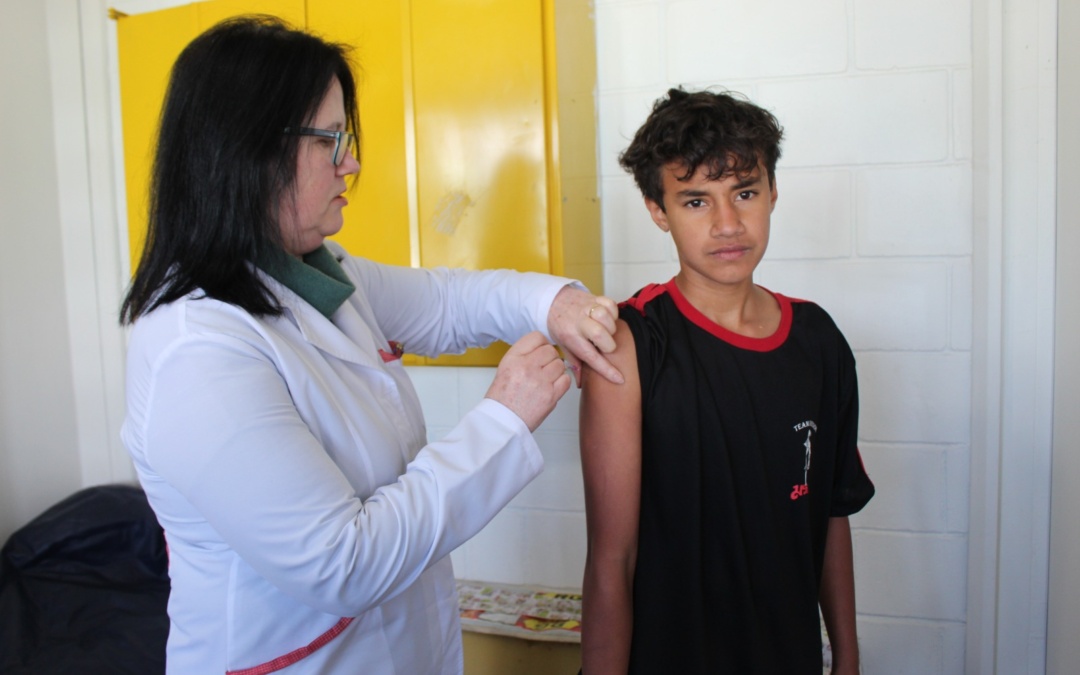 Prefeitura de Lages viabiliza vacinação a crianças e adolescentes em ações nas escolas