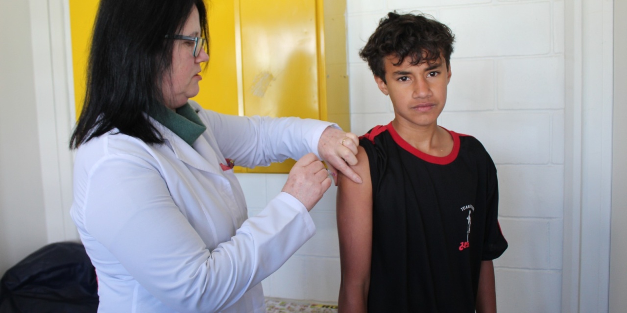 Prefeitura de Lages viabiliza vacinação a crianças e adolescentes em ações nas escolas