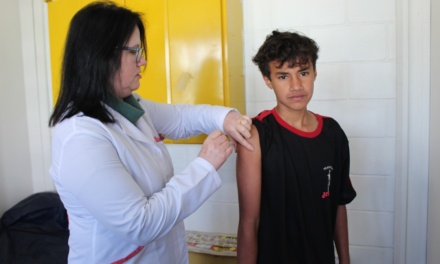 Prefeitura de Lages viabiliza vacinação a crianças e adolescentes em ações nas escolas