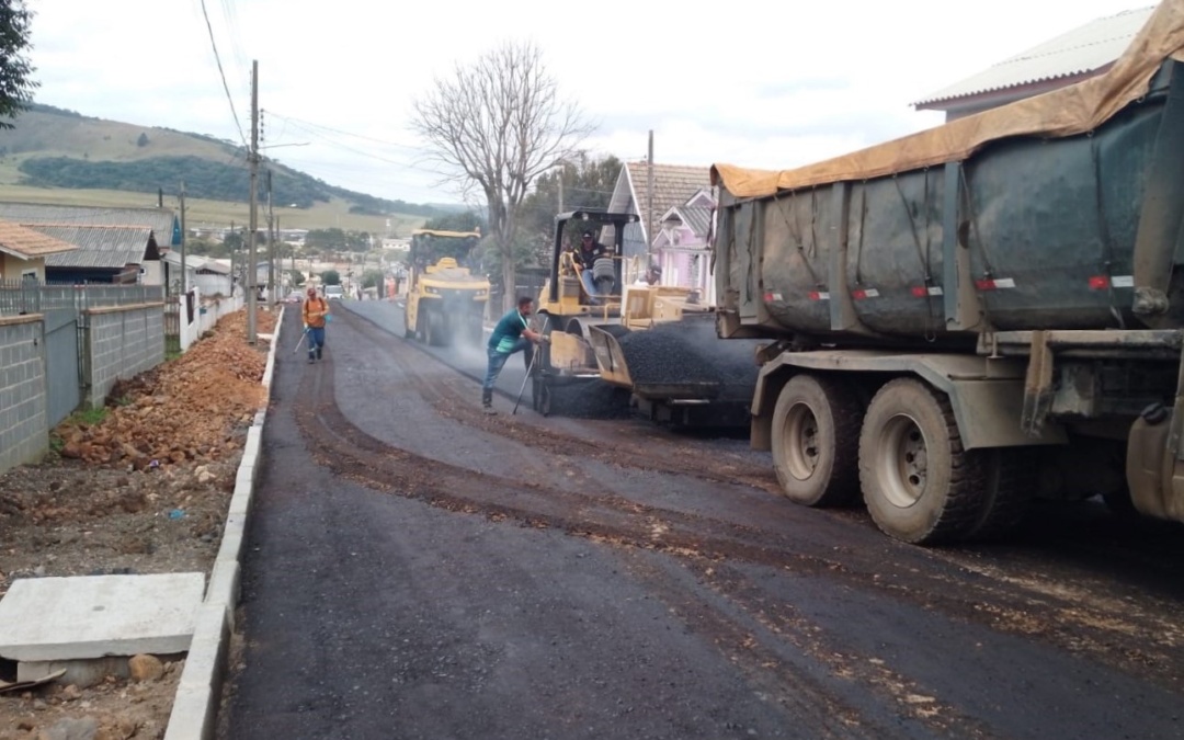Com mais três pavimentações em fase final, total já chega a 51 obras regularizadas este ano