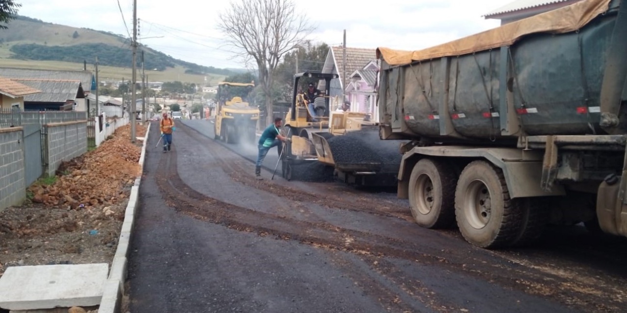 Com mais três pavimentações em fase final, total já chega a 51 obras regularizadas este ano