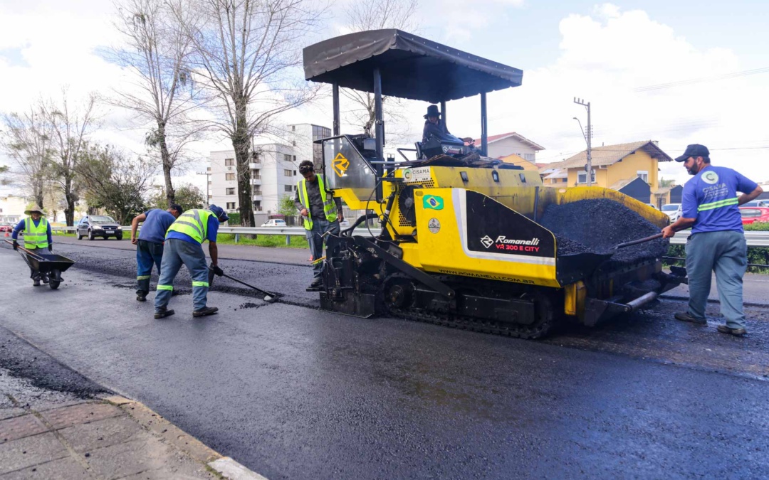 Trecho 3: avança recuperação asfáltica da Avenida Carahá