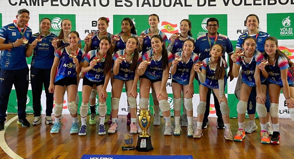 Avofel é campeã catarinense sub-14 de voleibol feminino