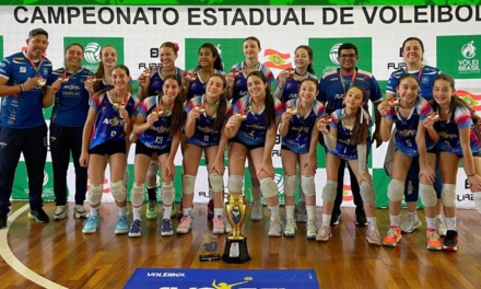 Avofel é campeã catarinense sub-14 de voleibol feminino