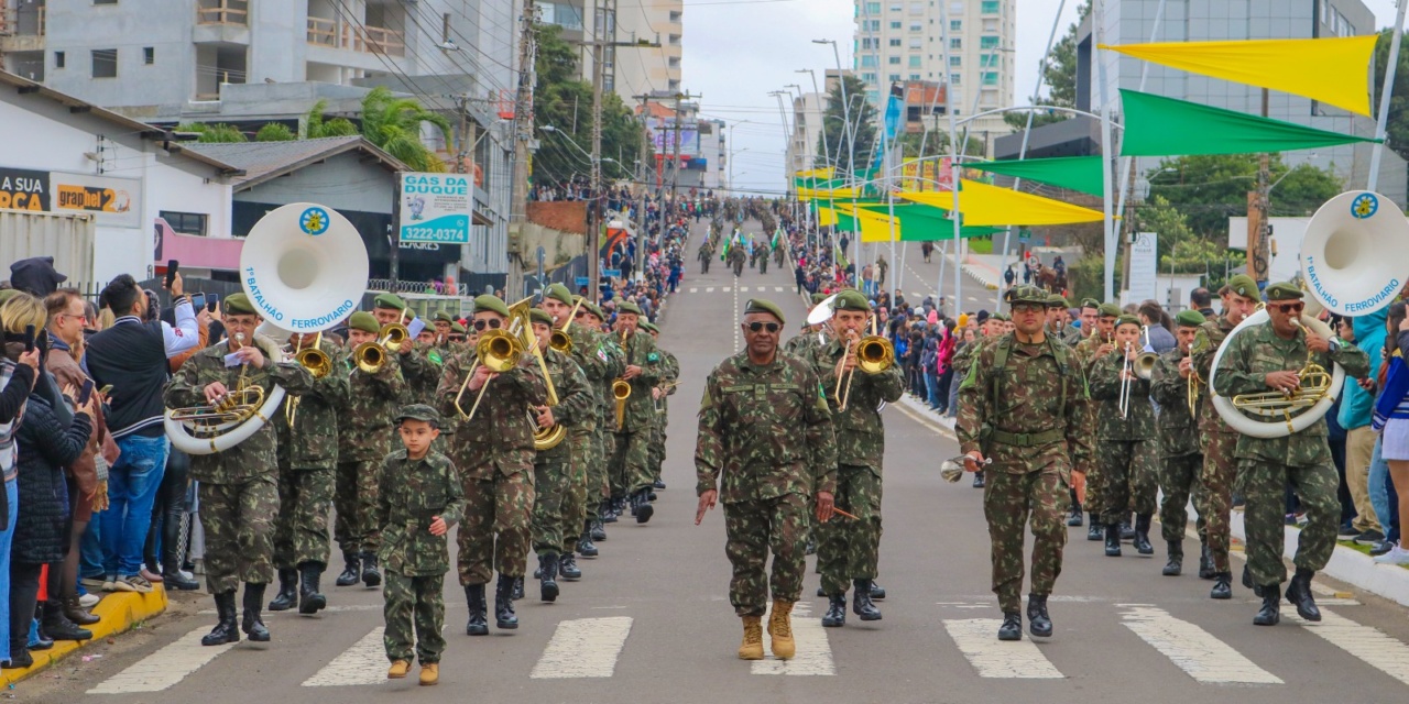 1° B Fv participa de desfile cívico em Lages