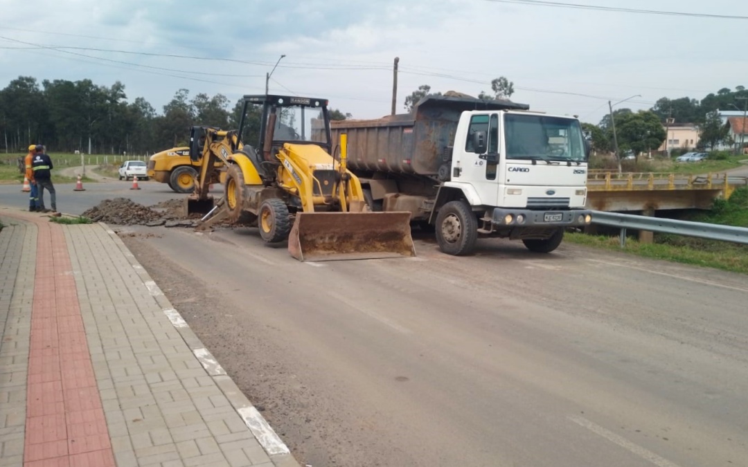 Prefeitura cobra reparos em trecho da Avenida Belisário Ramos pavimentado há cerca de dois anos