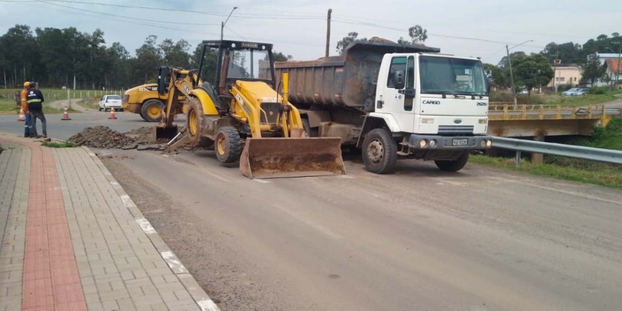 Prefeitura cobra reparos em trecho da Avenida Belisário Ramos pavimentado há cerca de dois anos