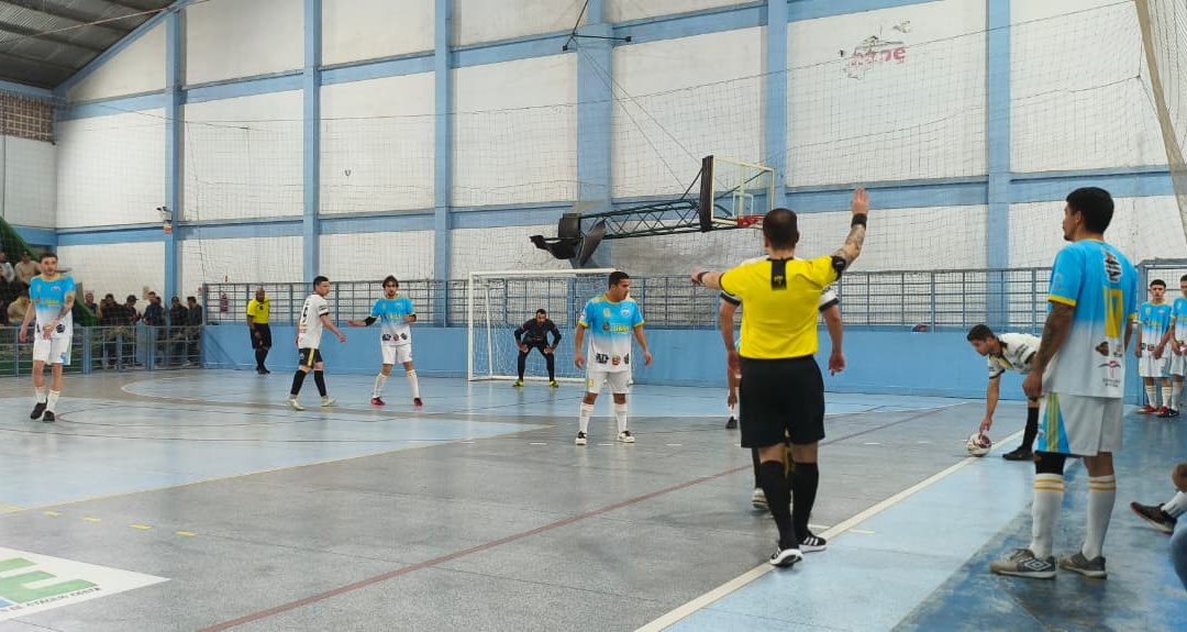 Definidos os quatro finalistas do Municipal de Futsal em Otacílio Costa