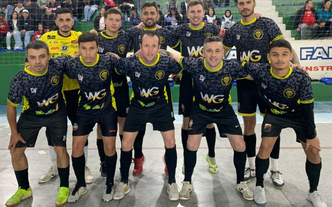Iva Futsal e Pinheiros decidem o municipal de futsal nesta sexta-feira, 12.