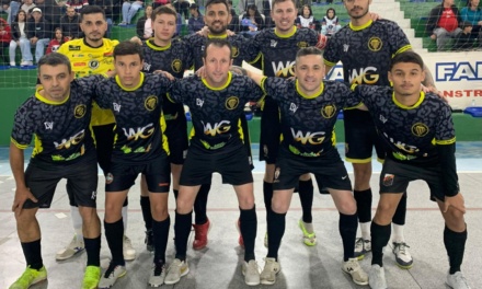 Iva Futsal e Pinheiros decidem o municipal de futsal nesta sexta-feira, 12.