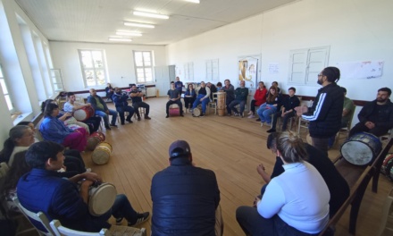 Som de resistência ecoa em Lages: aula inaugural da Escola de Tambor reúne aprendizados e vivências afro-brasileiras