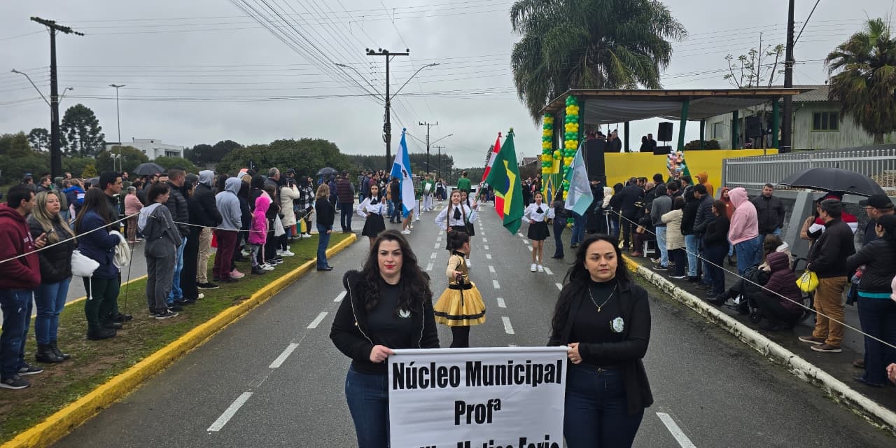 Desfile Cívico de 7 de Setembro reúne comunidade em Otacílio Costa