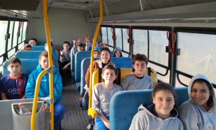 Núcleo Municipal Professora Adilha Matias Faria disponibiliza escolinha de futebol para alunos em parceria com a FME