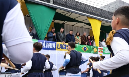 Deputado Lucas Neves prestigia desfiles da Independência em Lages