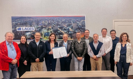 Prefeita Carmen Zanotto recepciona comitiva de empresários e professores de Portugal em divulgação do Seminário Internacional de Agronegócio, Desenvolvimento Regional e Empreendedorismo (Semiare)