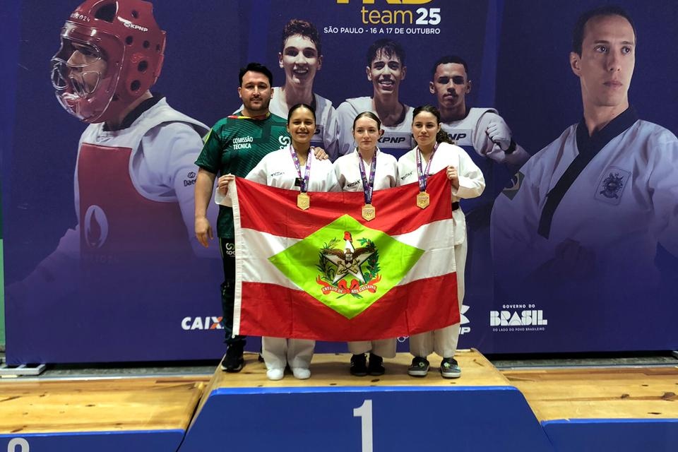 Atletas lageanas brilham no Campeonato Brasileiro de Taekwondo Poomsae