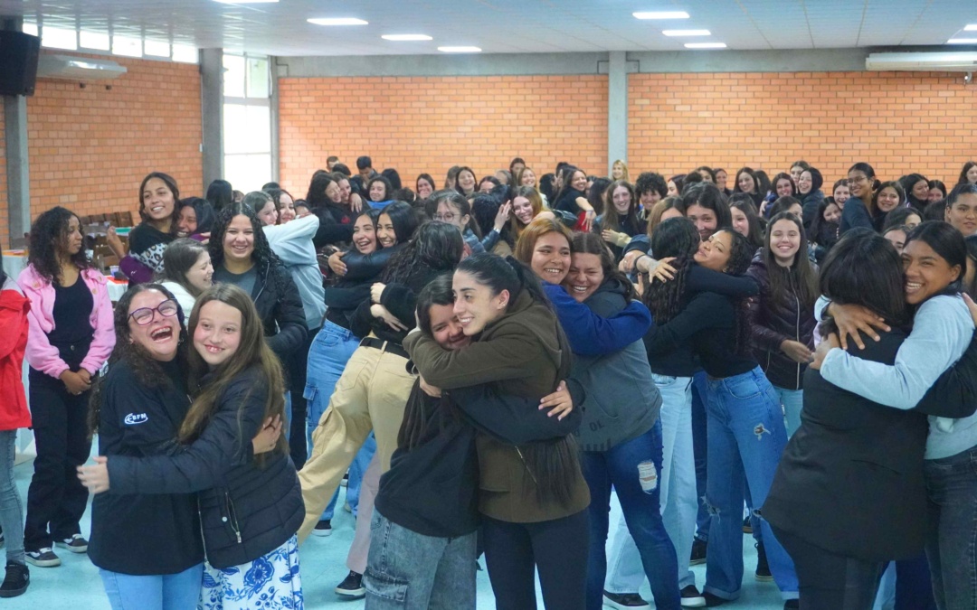 Confraternização marca a última Jornada Pedagógica das estagiárias-auxiliares de sala em 2025