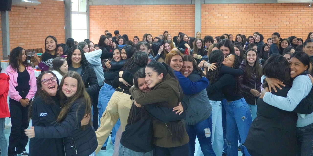 Confraternização marca a última Jornada Pedagógica das estagiárias-auxiliares de sala em 2025