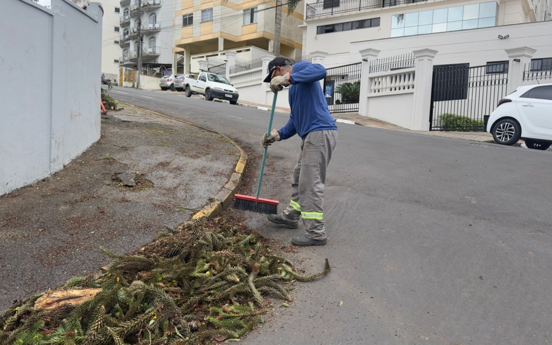 Manutenção urbana avança em diversos bairros de Lages nesta quarta-feira