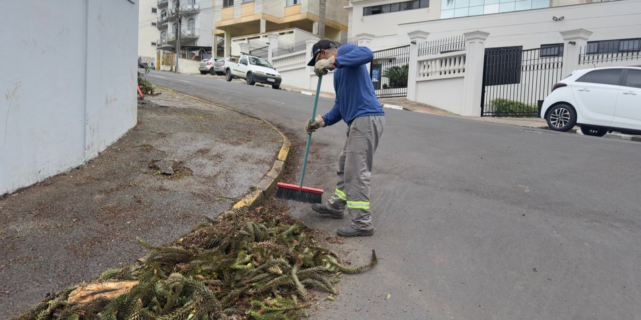 Manutenção urbana avança em diversos bairros de Lages nesta quarta-feira