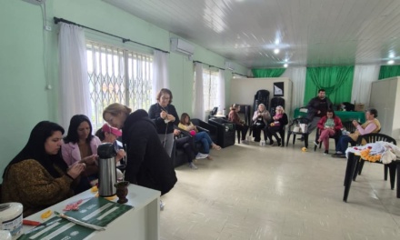 Curso de crochê é promovido pela Secretaria de Assistência Social de Bocaina do Sul em parceria com o SENAR
