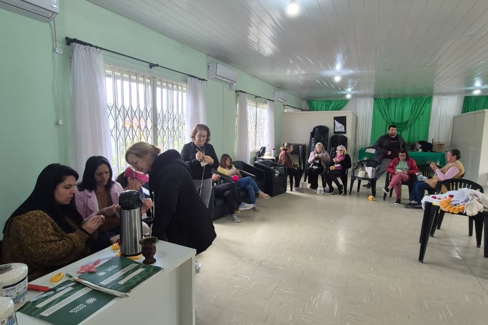 Curso de crochê é promovido pela Secretaria de Assistência Social de Bocaina do Sul em parceria com o SENAR