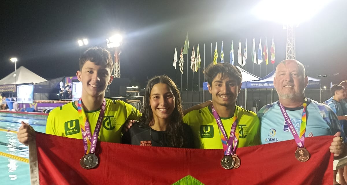 Lageanos brilham no troféu Chico Piscina representando Santa Catarina na competição internacional de natação