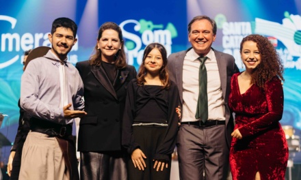 Talentos da música encantam público em um Teatro Marajoara lotado na semifinal do Festival Santa Catarina Canta