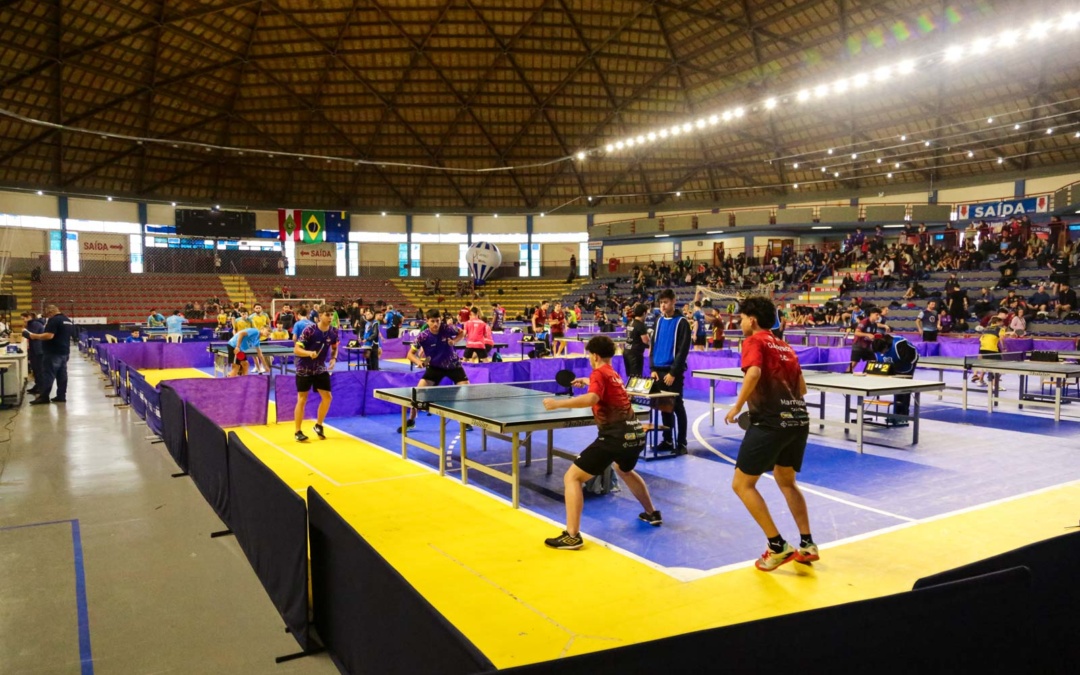 Tênis de mesa movimenta Lages: Primeiro dia da 6ª etapa do Catarinense é um sucesso no Jones Minosso
