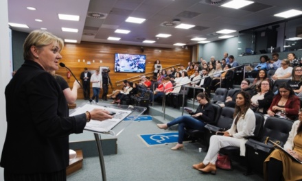 Frente lança abaixo-assinado por 1% do orçamento de SC para a assistência social