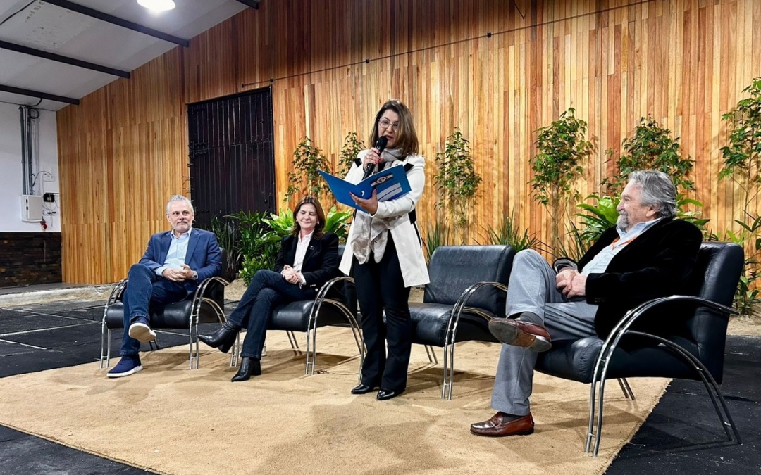 Prefeita Lucia Ortiz diz que retomada de voos fortalece a conexão da Serra Catarinense com o país