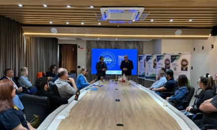 Rotary Club de Lages Alvorada celebra manhã de propósito e transformação na ACIL com entrega de certificações a Empresas Cidadãs