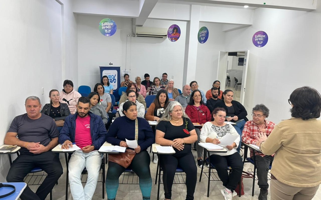 Curso de Cuidadores de Idosos oferecido gratuitamente pela prefeitura forma novos profissionais em Lages
