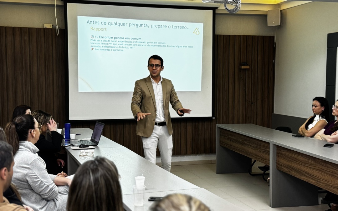 Núcleo de Imobiliárias e Corretores da ACIL realizam capacitação sobre a metodologia SPIN Selling