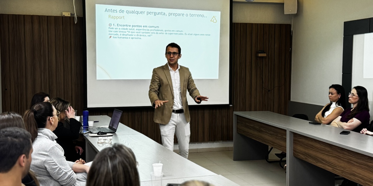 Núcleo de Imobiliárias e Corretores da ACIL realizam capacitação sobre a metodologia SPIN Selling