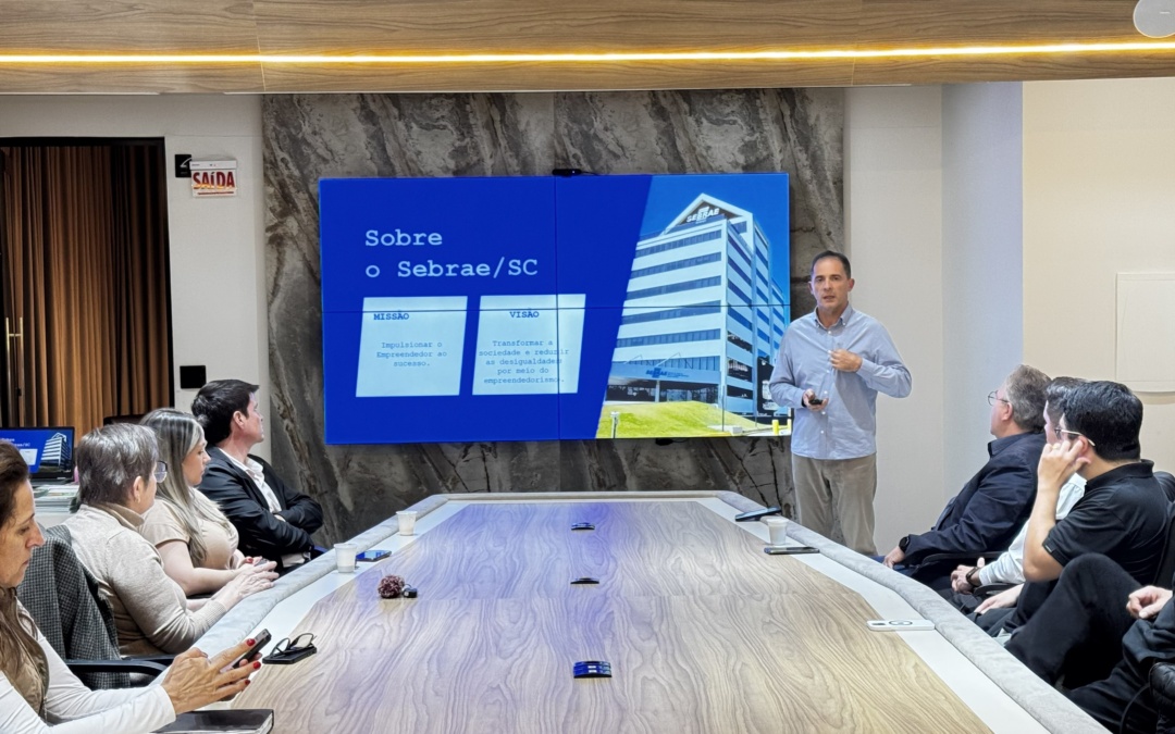 Plano de atuação do Sebrae para o desenvolvimento regional é tema de reunião da diretoria da ACIL