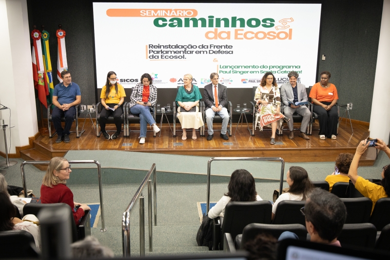 Frente Parlamentar de Economia Solidária é reinstalada durante seminário na Alesc