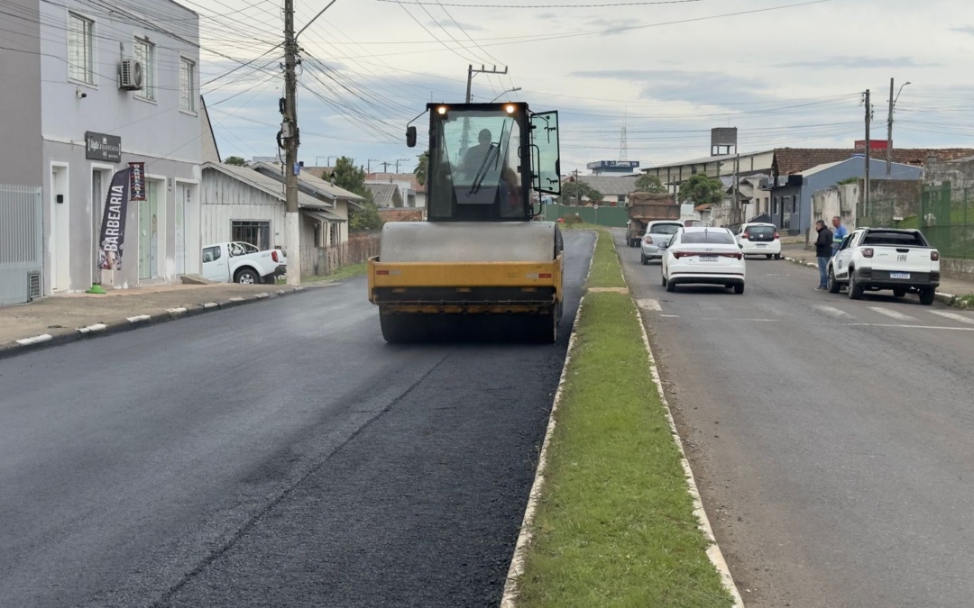 Investimento em massa asfáltica inova infraestrutura viária de Lages