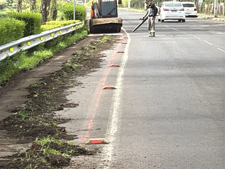 Limpeza especial na ciclofaixa da Avenida Belisário Ramos melhora mobilidade e segurança para pedestres e ciclistas