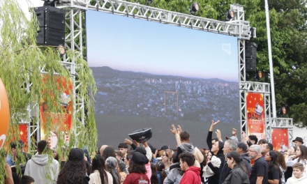 Cinema ao ar livre no Tanque reúne famílias nas celebrações dos 259 anos de Lages