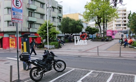 Novas vagas para motocicletas organizam o trânsito e dão mais segurança na área central de Lages