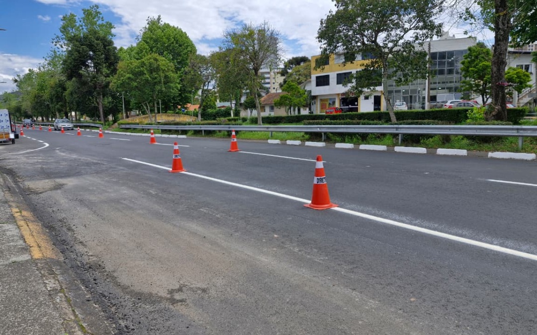 Prefeitura inicia sinalização da Avenida Carahá após conclusão da revitalização asfáltica do trecho preestabelecido para este ano