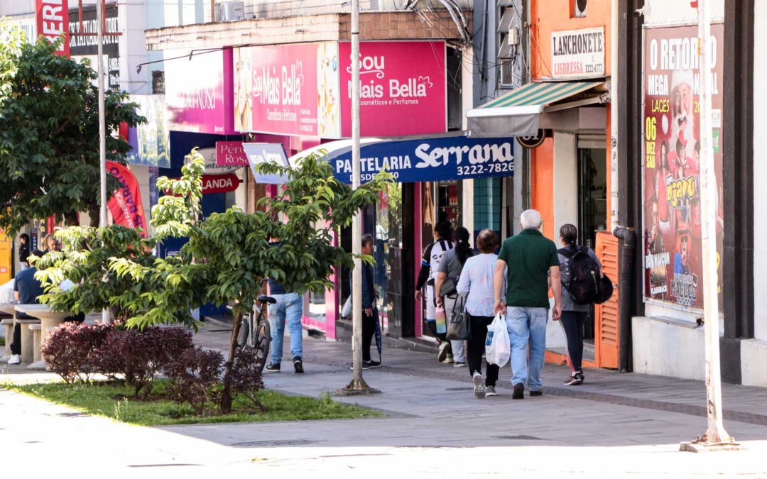 Prefeitura pagará 13º salário a servidores em parcela única em 12 de dezembro e irá gerar injeção perto de R$ 100 milhões na economia de Lages