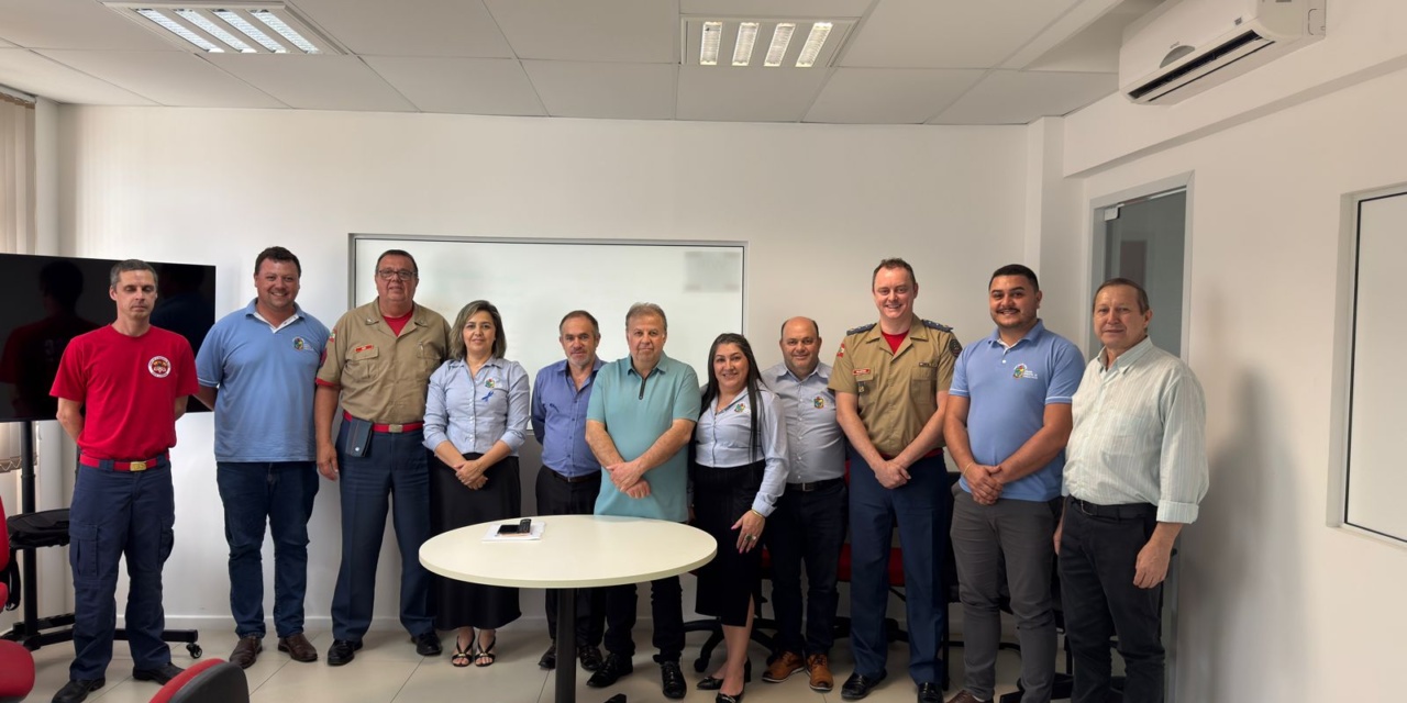 Vereadores de Otacílio Costa discutem em Florianópolis falhas no atendimento do número 193