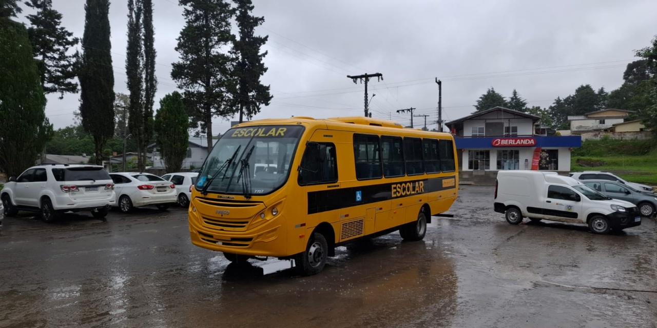 Prefeitura de Bocaina do Sul recebe mais um ônibus escolar para reforçar a frota do município