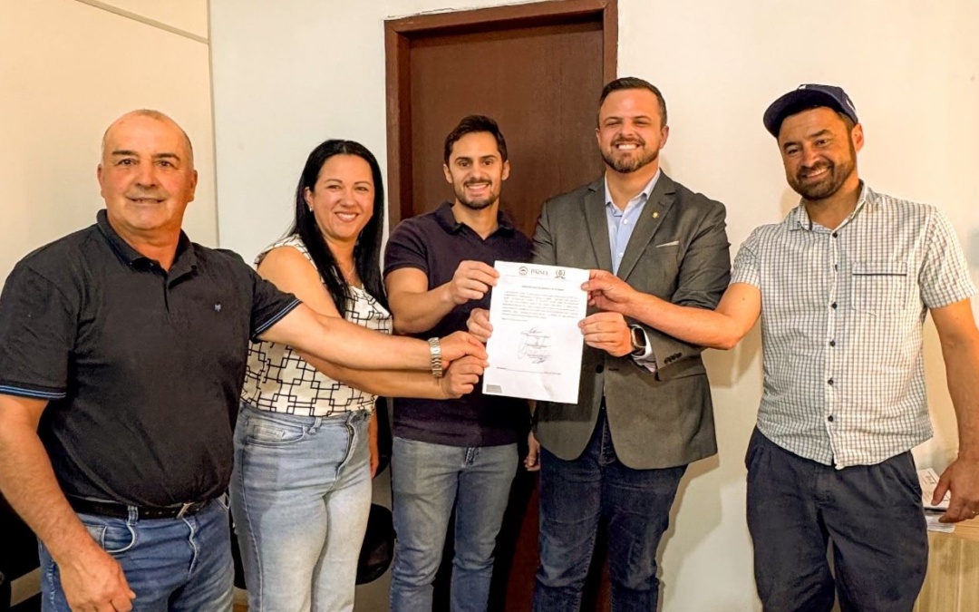 PAINEL: LUCAS NEVES GARANTE NOVAS OBRAS NA LOCALIDADE DE CASA DE PEDRA