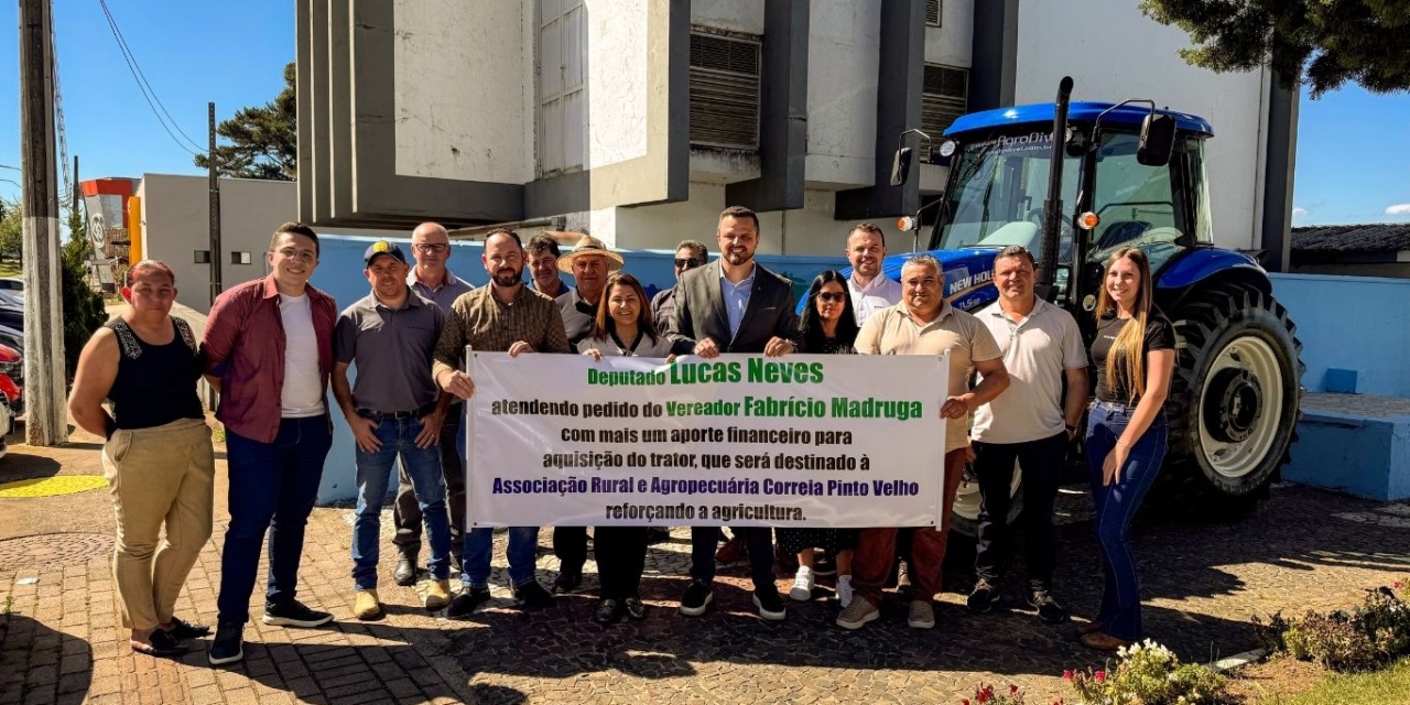 LUCAS NEVES ENTREGA TRATOR PARA CORREIA PINTO
