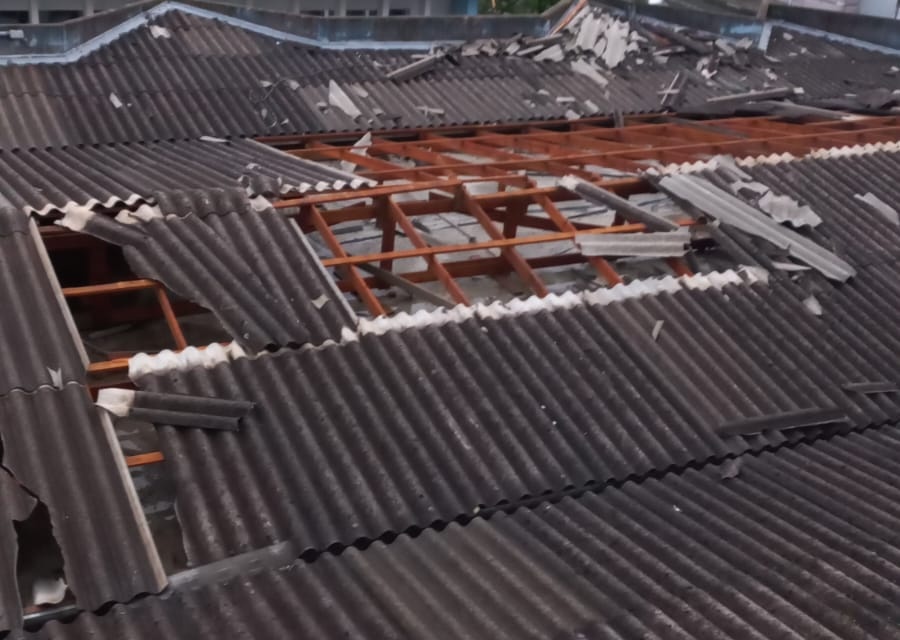 Destelhou parte da Secretaria de Saúde e do HNSP