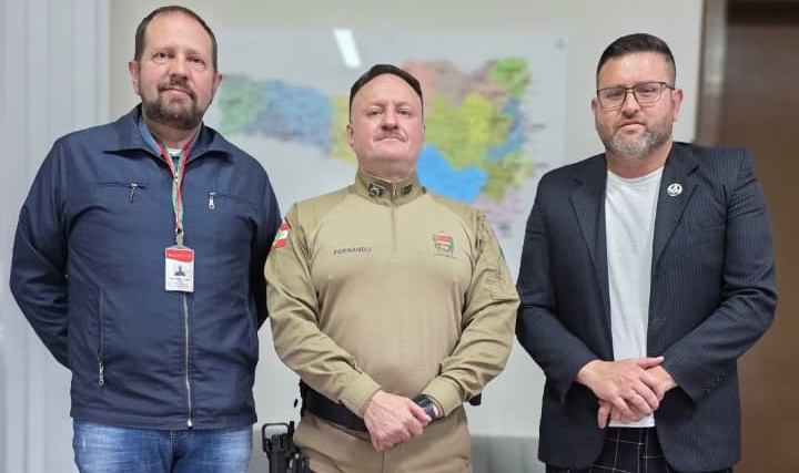 POLÍTICA NO ATO por Chico Ramos